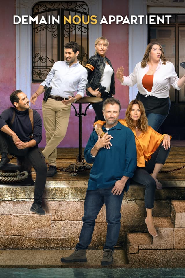 The story revolves around the people of Sète, France. Their lives are punctuated by family rivalries, romance and scenes from daily life, but also by plots involving police investigations, secrets and betrayals.